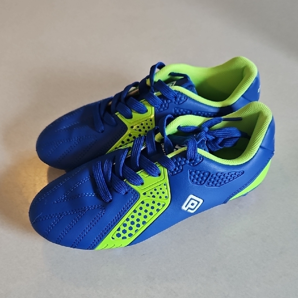 Dream Pairs Soccer Cleats